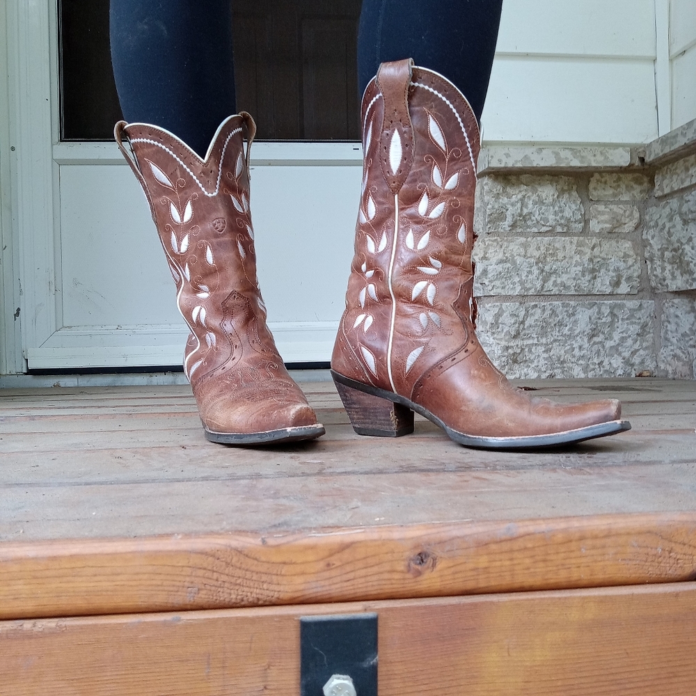 Ariat cowboy boots